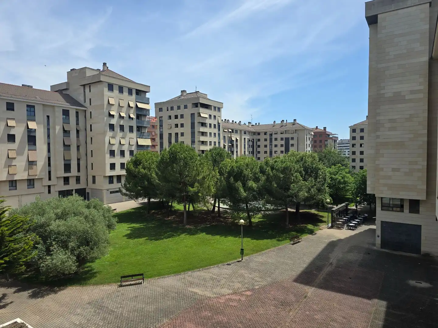 Vista exterior de Piso de alquiler en  Logroño con Calefacción, Terraza y Trastero