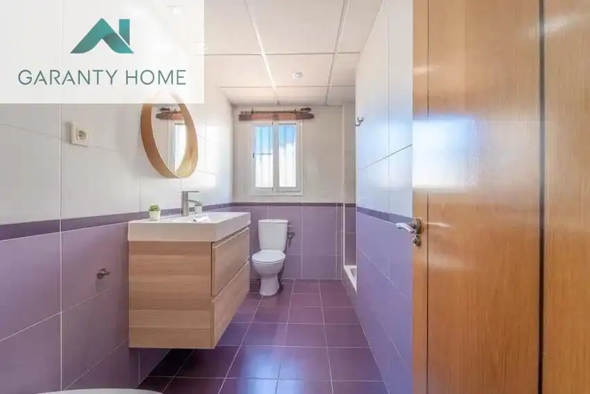 Bathroom of Flat for sale in Benalmádena  with Air Conditioner, Heating and Private garden