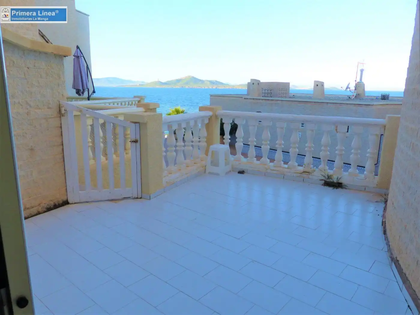 Terraza de Casa adosada en venta en La Manga del Mar Menor con Aire acondicionado, Terraza y Amueblado