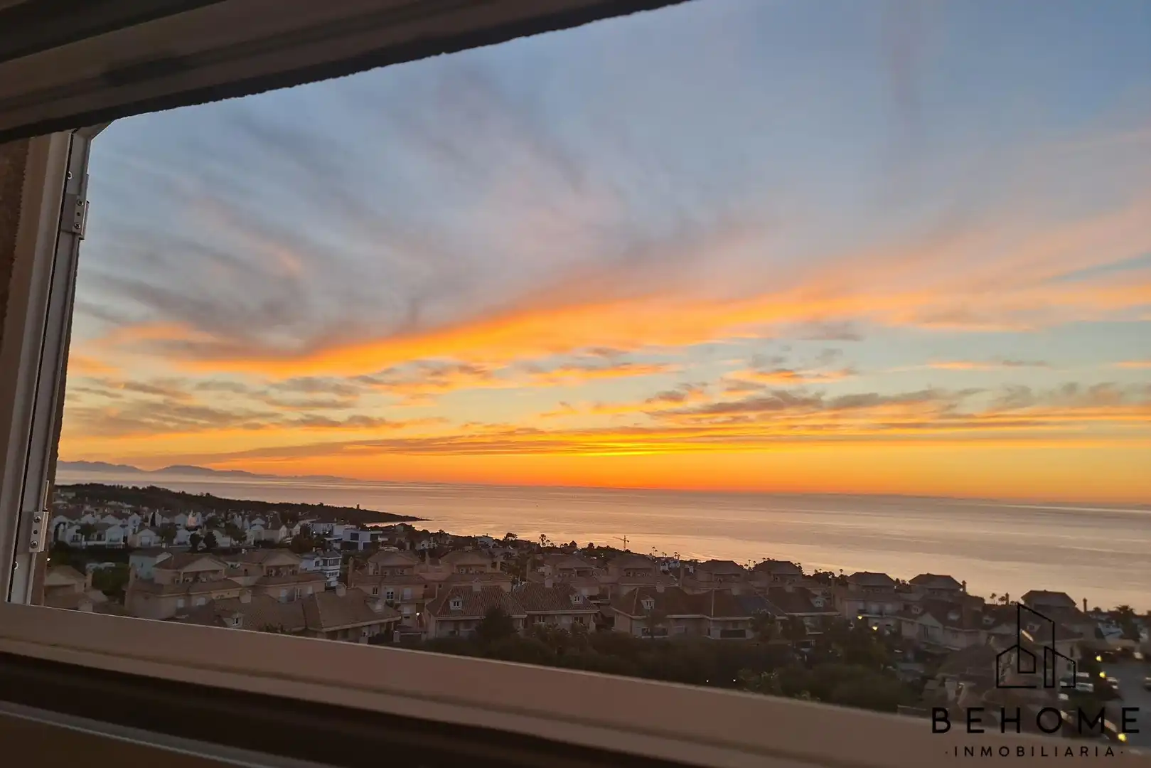 Vista exterior de Ático en venta en La Alcaidesa con Jardín privado, Terraza y Piscina comunitaria