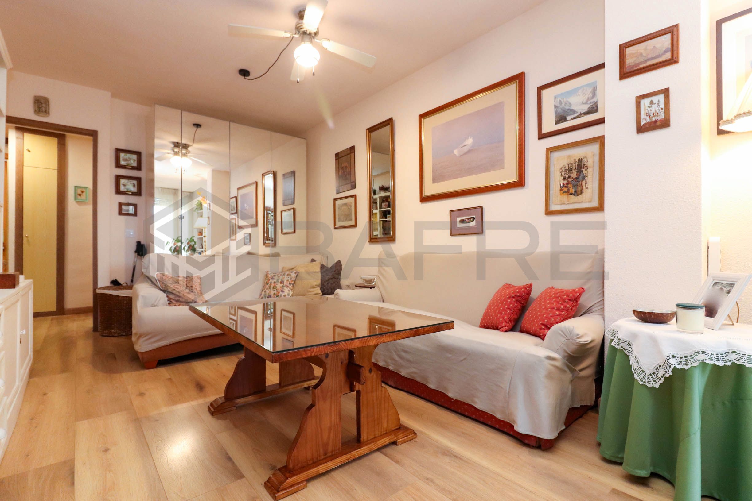 Sala d'estar de Pis en venda en San Lorenzo de El Escorial amb Calefacció, Parquet i Terrassa