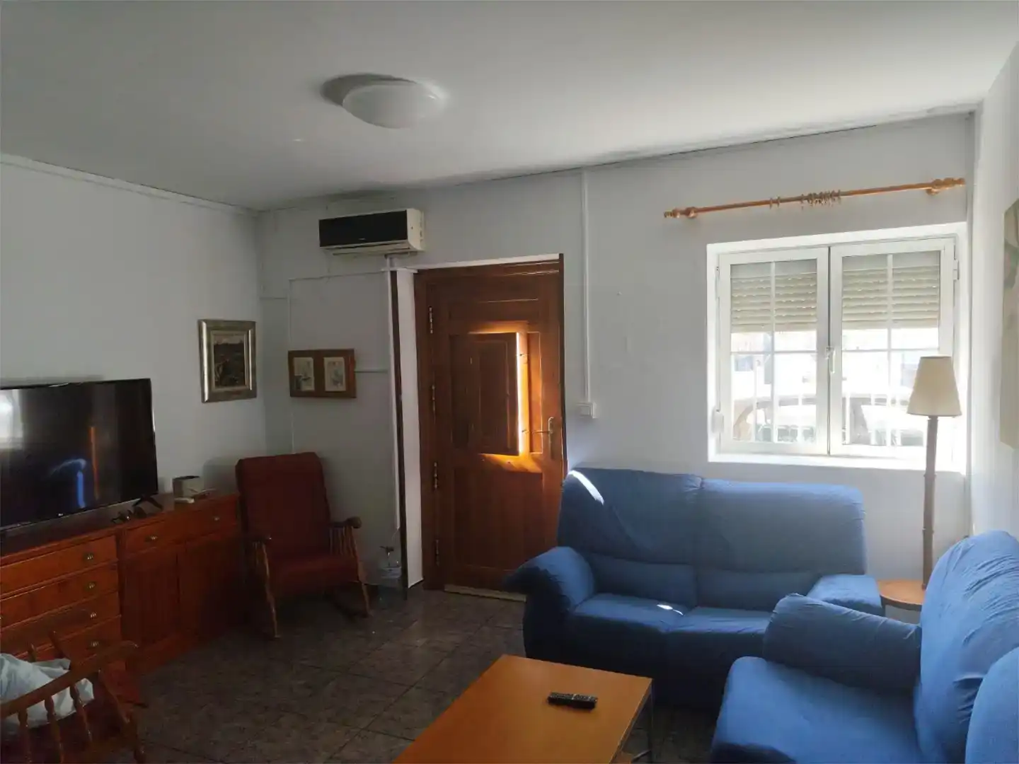 Sala d'estar de Casa adosada de lloguer en Almería amb Aire condicionat, Rentadora i Microones