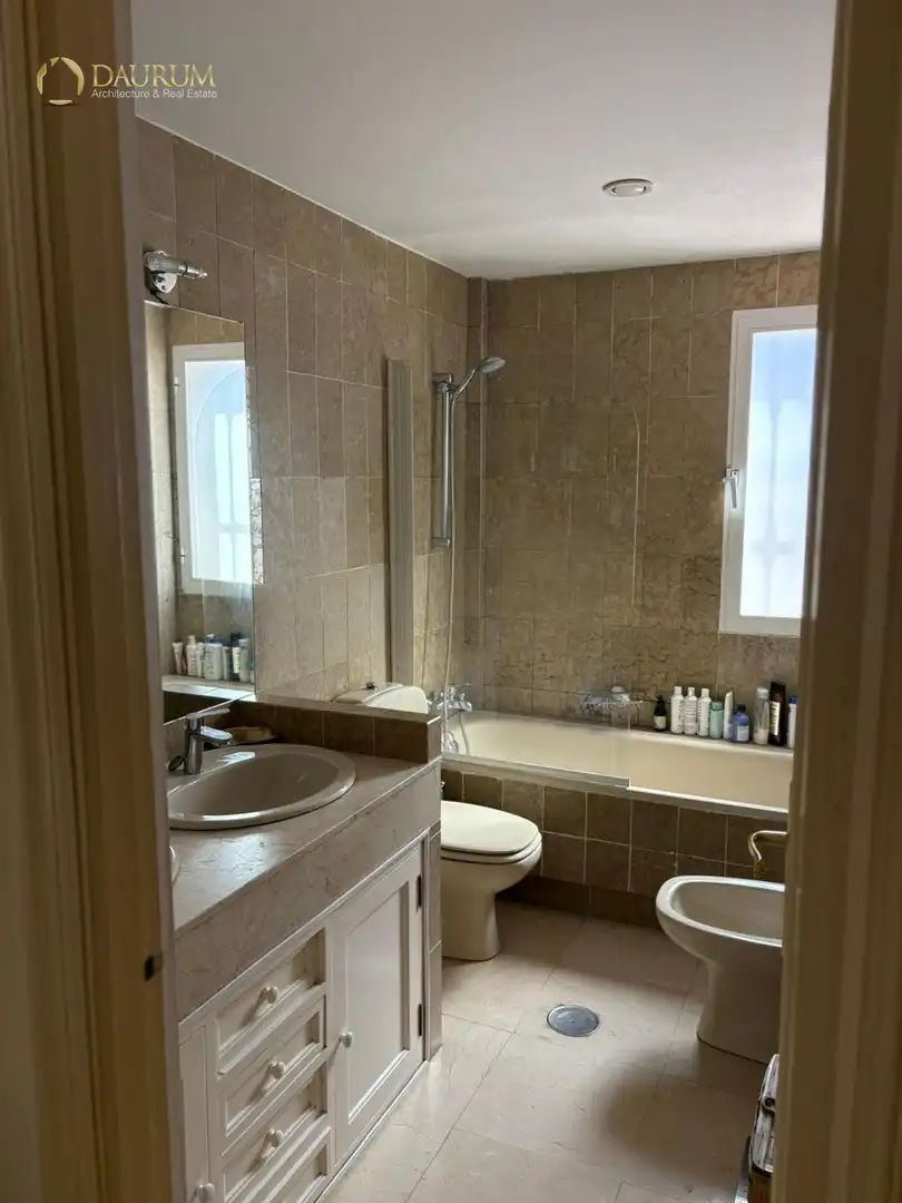 Baño de Casa o chalet en venta en Mairena del Aljarafe con Aire acondicionado, Calefacción y Terraza