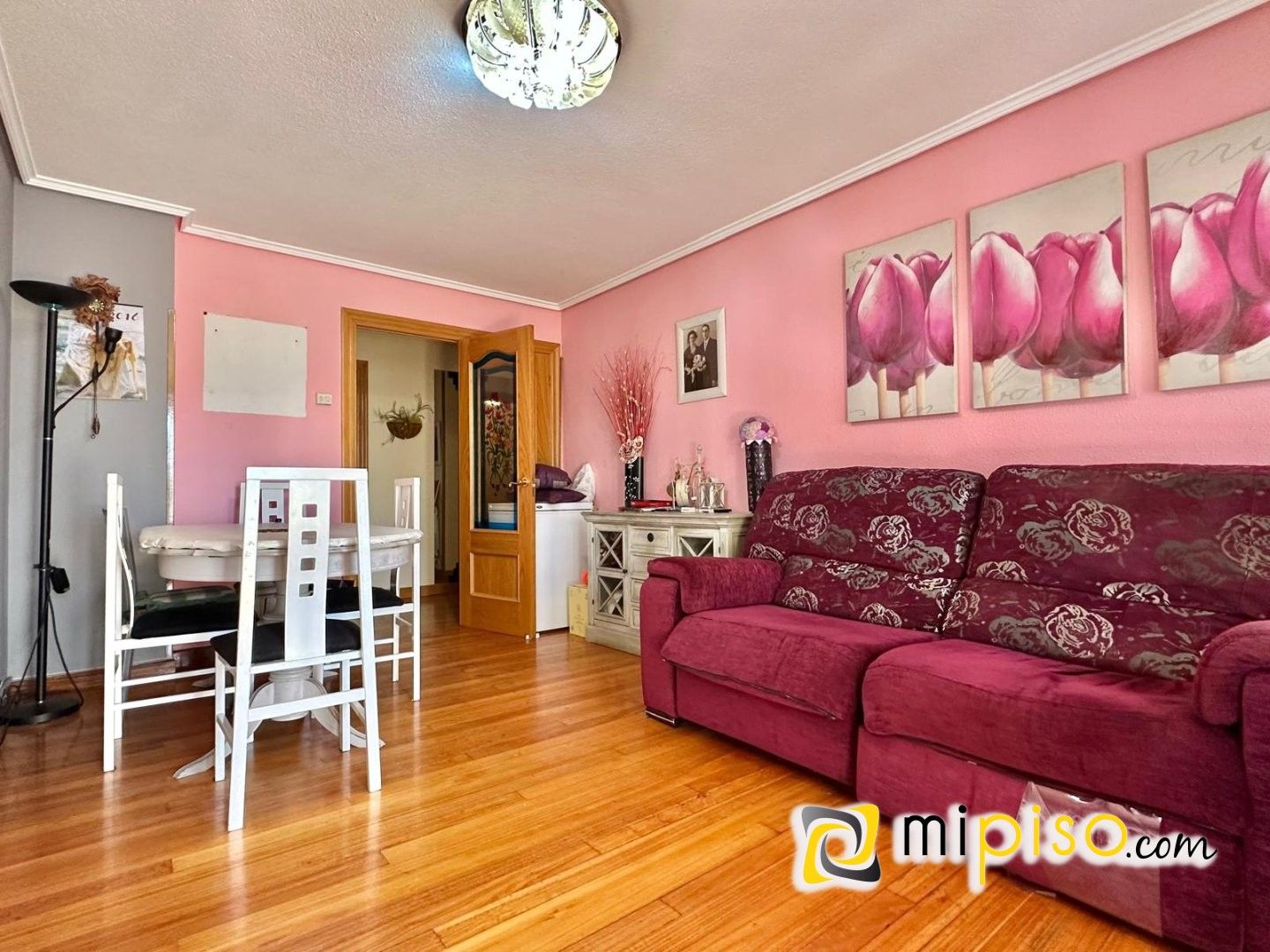 Sala de estar de Piso en venta en Colindres con Calefacción, Terraza y Amueblado