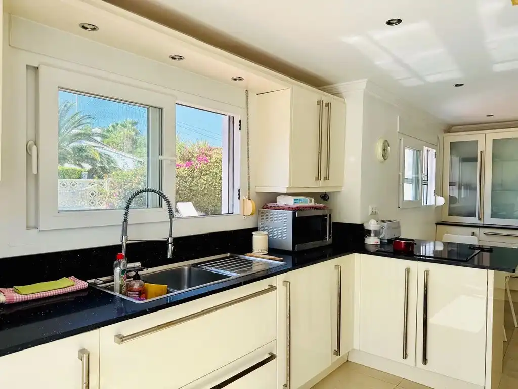 Cocina de Casa o chalet en venta en Jávea / Xàbia con Aire acondicionado, Calefacción y Jardín privado