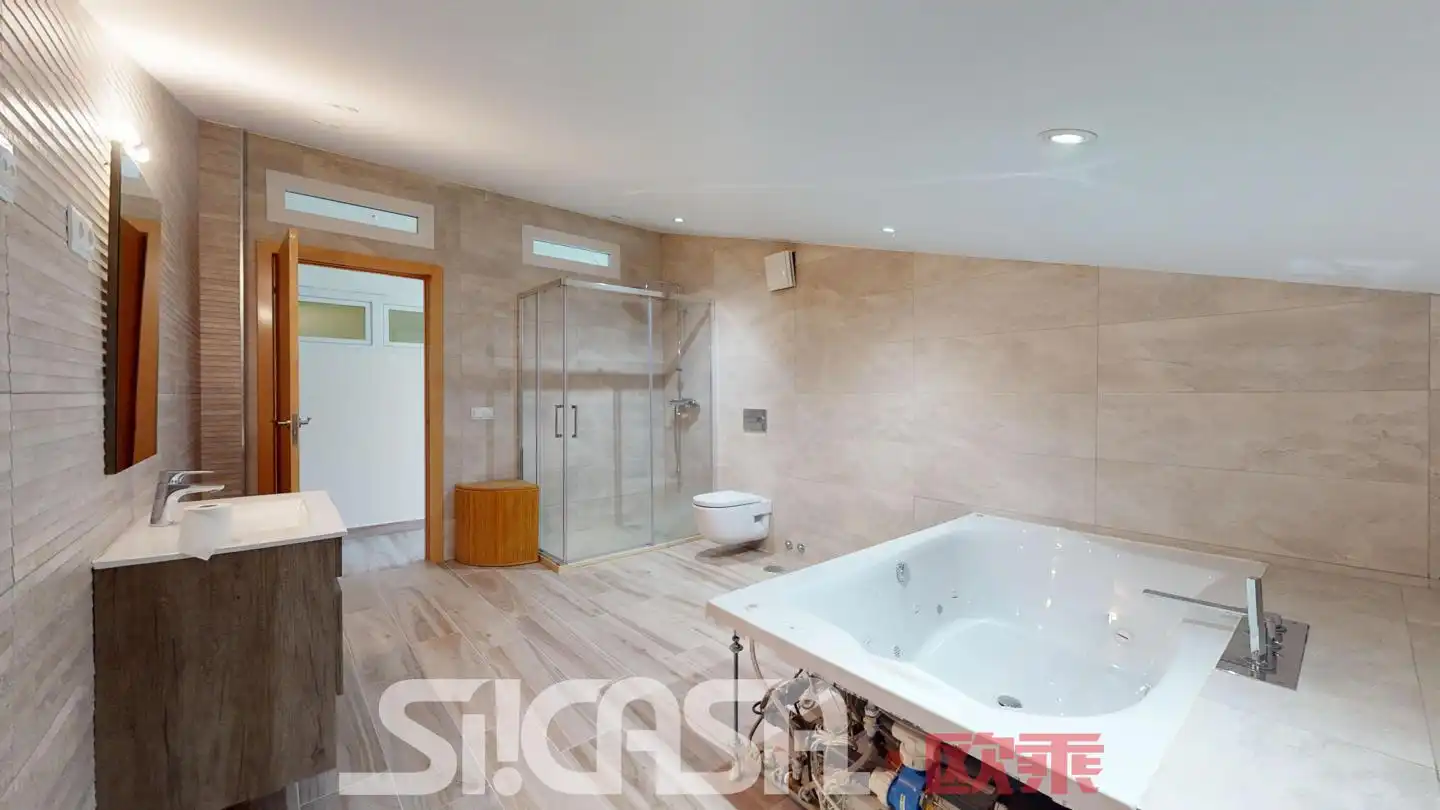 Bathroom of Detached homes for sale in Parla  with Heating, Private garden and Terrace