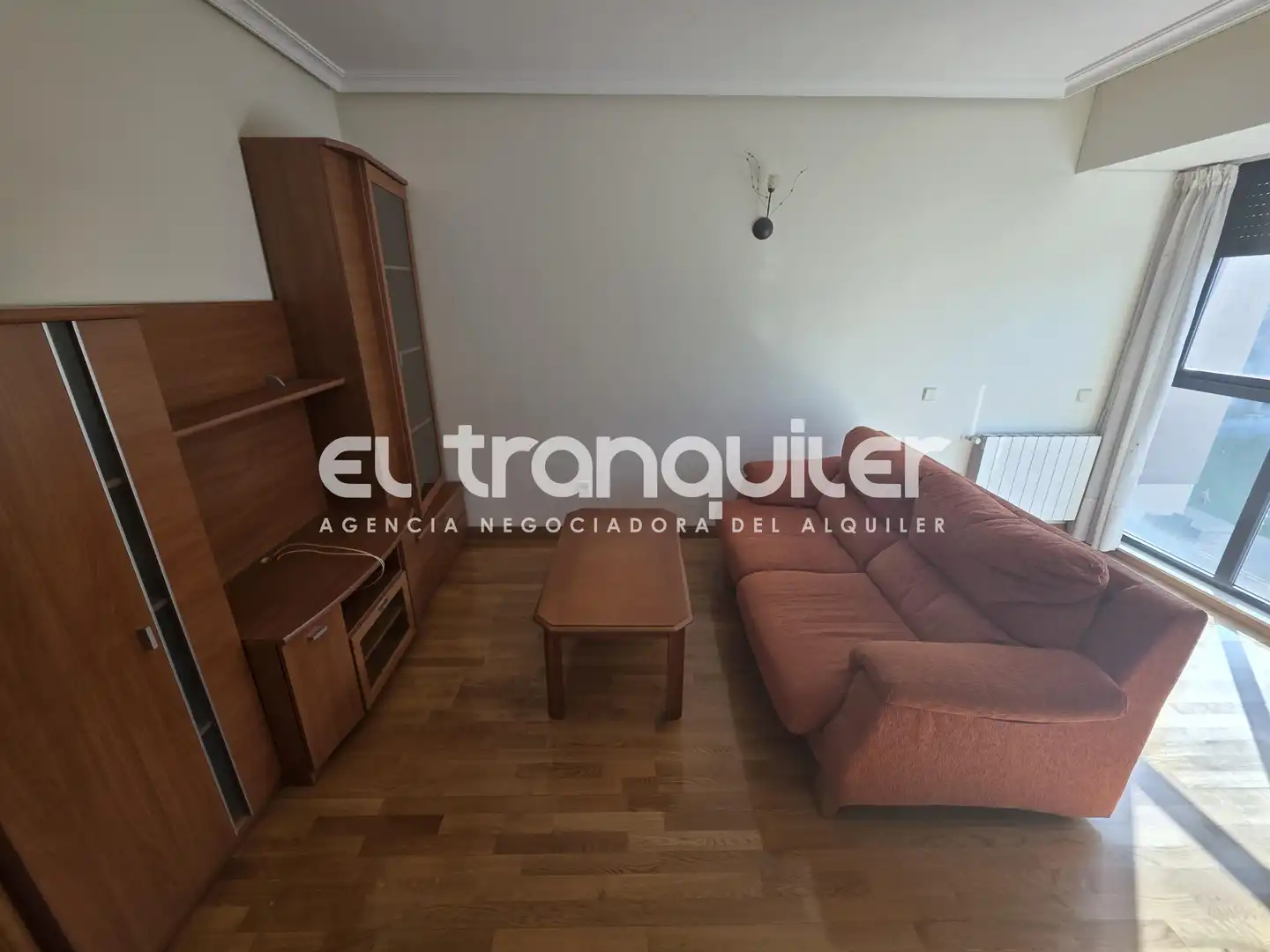 Living room of Flat for rent in Madrid  with Air Conditioner, Parquet flooring and Swimming Pool