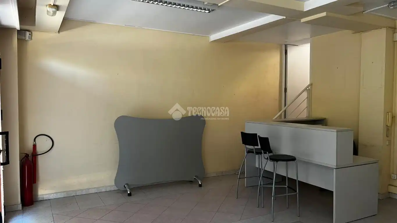 Local comercial en venda a Centre - Eixample – Can Llobet, imagen 5