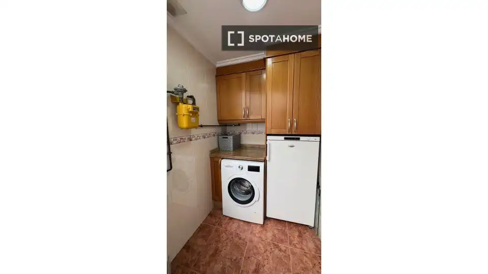 Vista exterior de Apartamento para compartir en Valencia con Aire acondicionado, Terraza y Amueblado