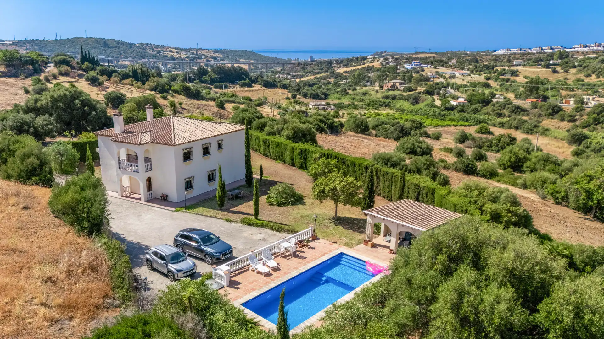 Casa con piscina en venta en Altos de Estepona