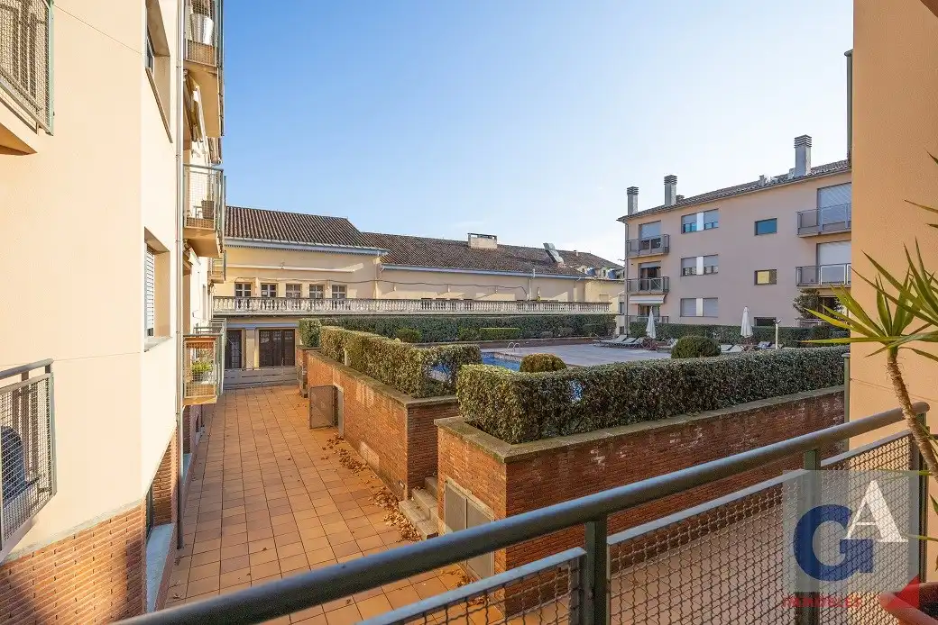 Terrassa de Pis en venda en Olot amb Aire condicionat, Calefacció i Terrassa