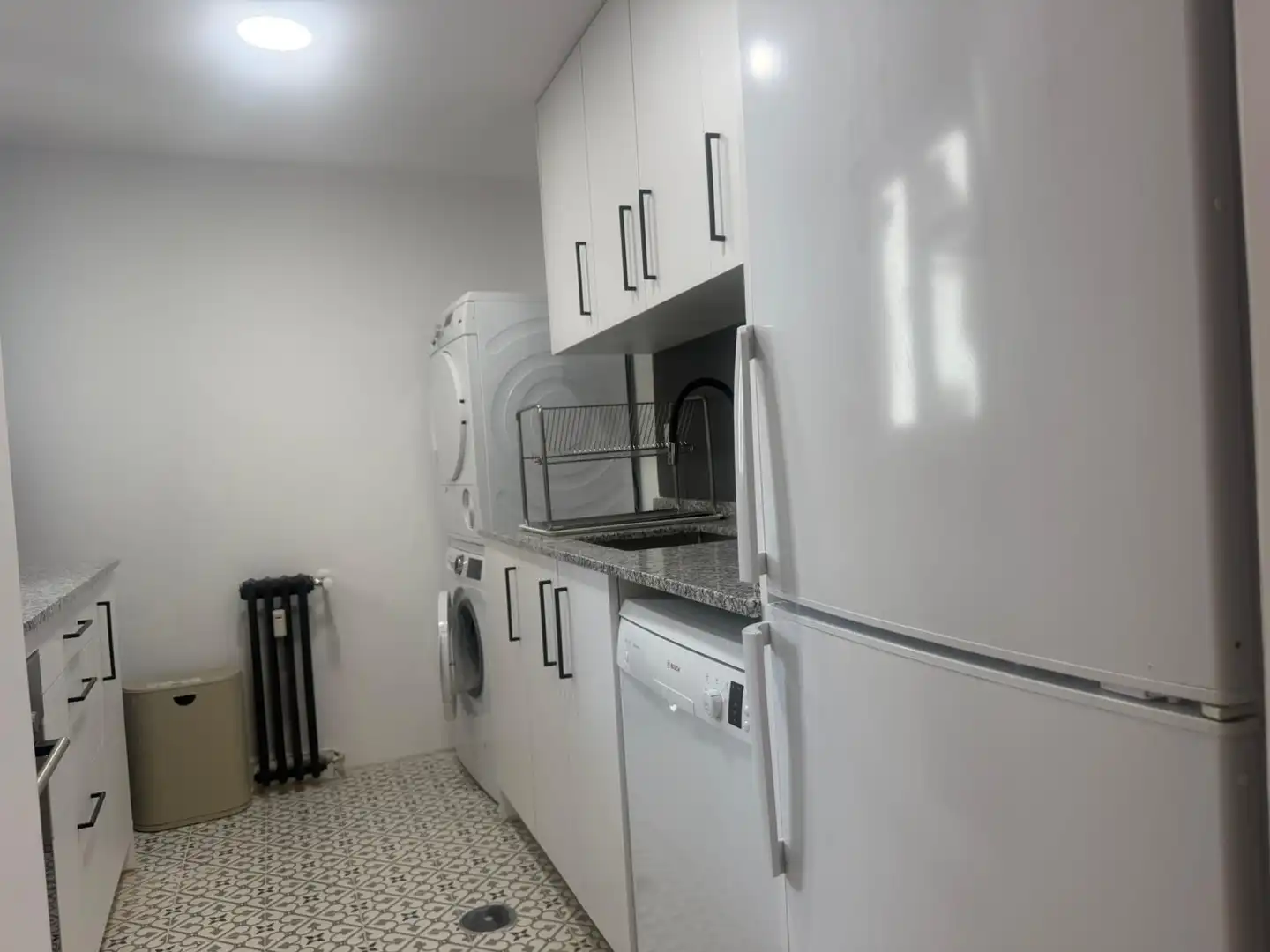 Kitchen of Flat for share in Madrid  with Heating, Furnished and Washing machine