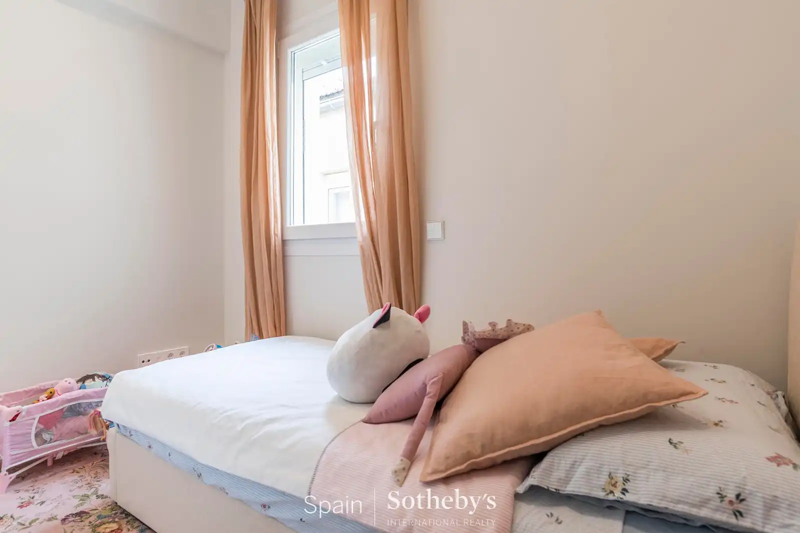 Dormitori de Apartament en venda en Madrid amb Aire condicionat, Calefacció i Traster