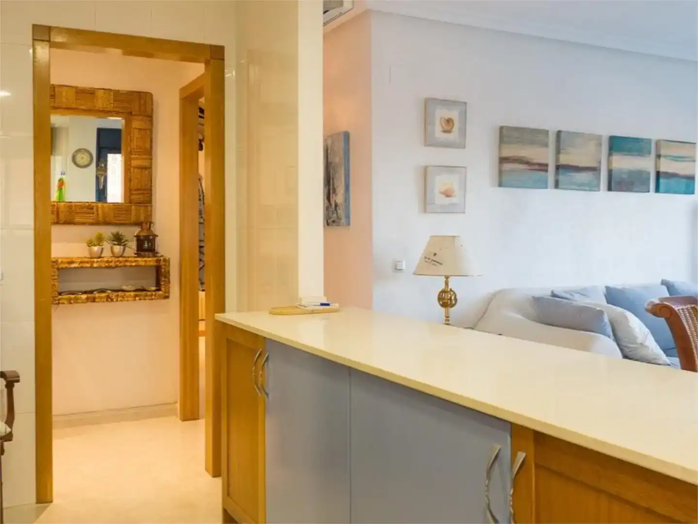 Küche von Wohnung zum Verkauf in Torrevieja mit Klimaanlage und Schwimmbad
