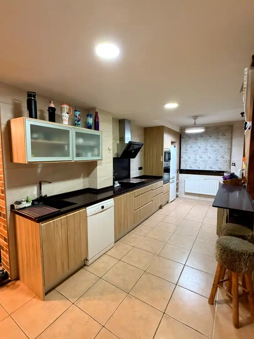 Casa bifamiliare con piscina in vendita a Carrer de Centaure, imagen 6