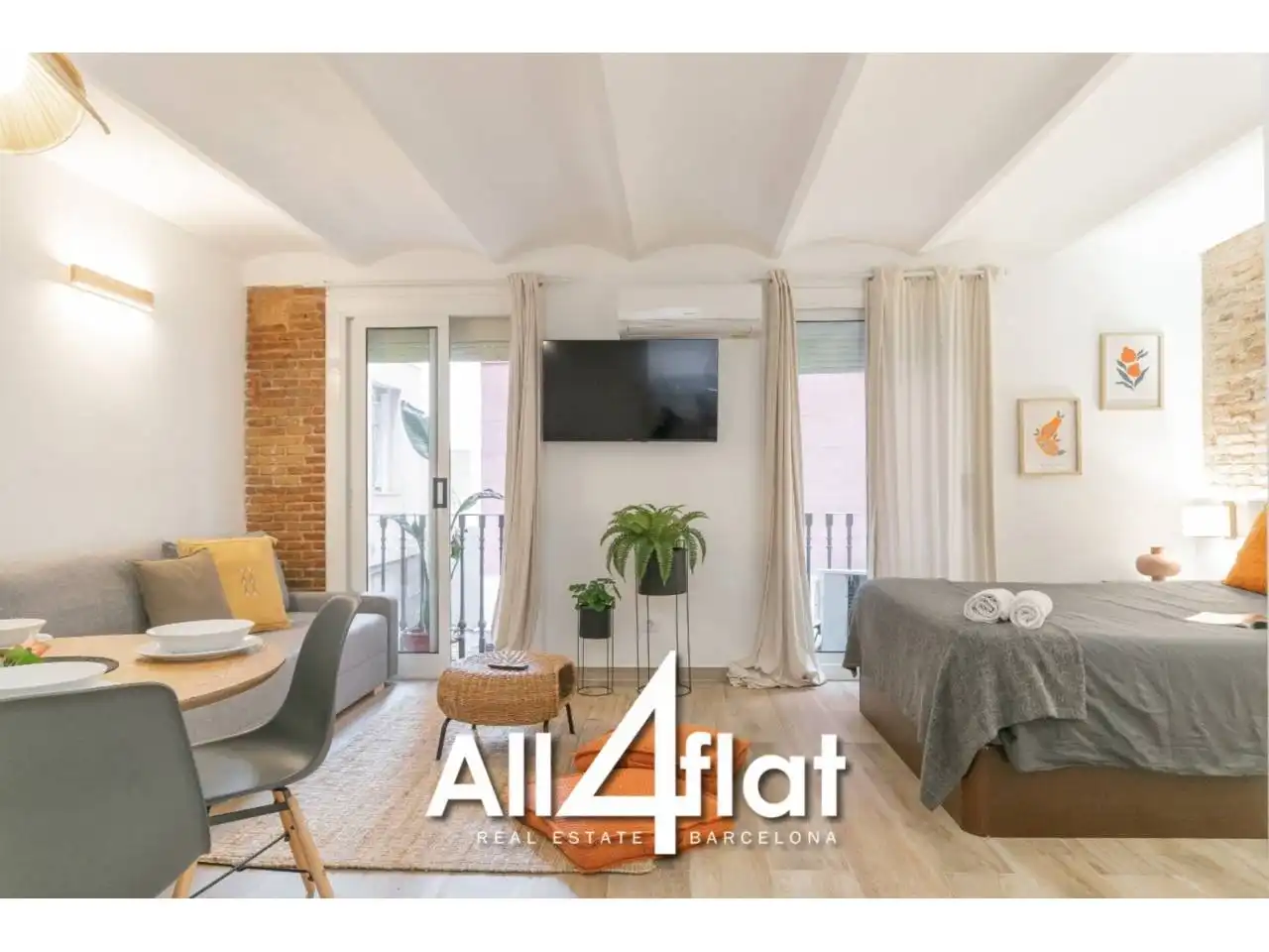 Bedroom of Flat for sale in Barcelona  with Air Conditioner, Furnished and Balcony