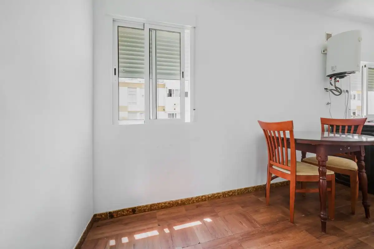 Habitación de Piso en venta en Sevilla con Aire acondicionado y Calefacción