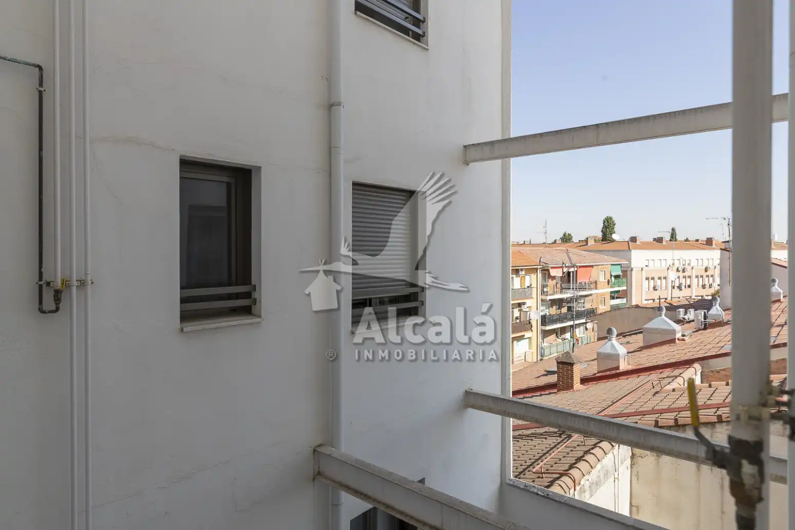 Vista exterior de Pis en venda en Azuqueca de Henares amb Aire condicionat, Calefacció i Terrassa