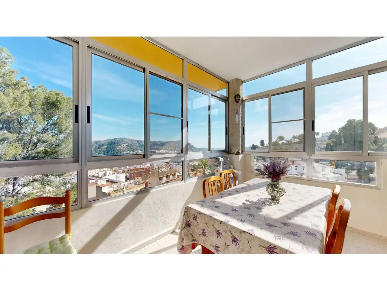 Vista exterior de Casa o xalet en venda en Gilet amb Aire condicionat, Jardí privat i Terrassa