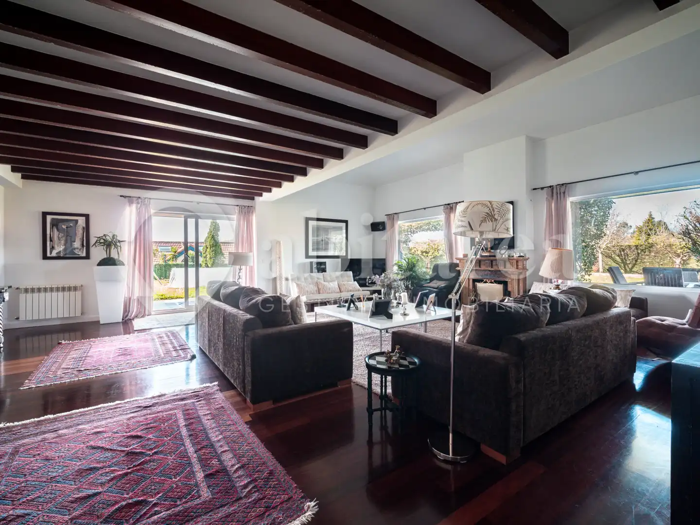 Sala de estar de Casa o chalet en venta en Piélagos con Calefacción, Jardín privado y Parquet