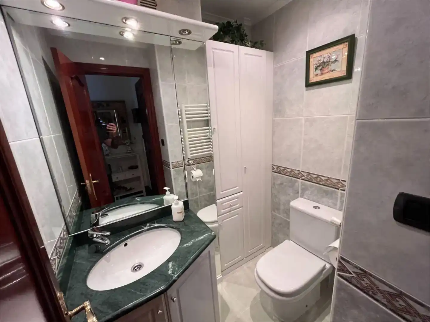 Badezimmer von Wohnung zum Verkauf in Basauri  mit Privatgarten, Parkett und Möbliert