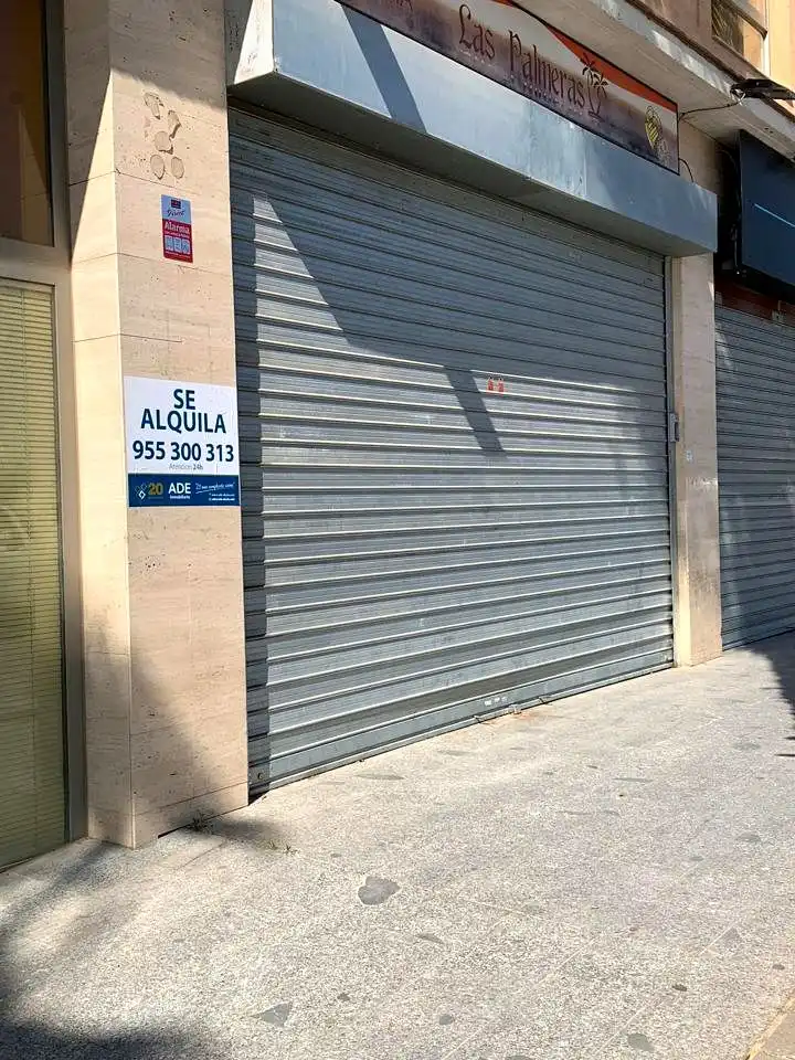 Local de alquiler en José Monge Cruz Camarón De La Isla, Centro