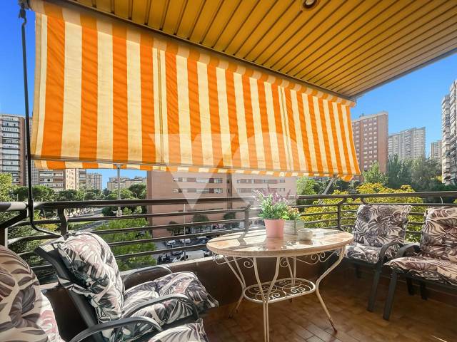 Piso en Venta en De Arturo Soria en Costillares