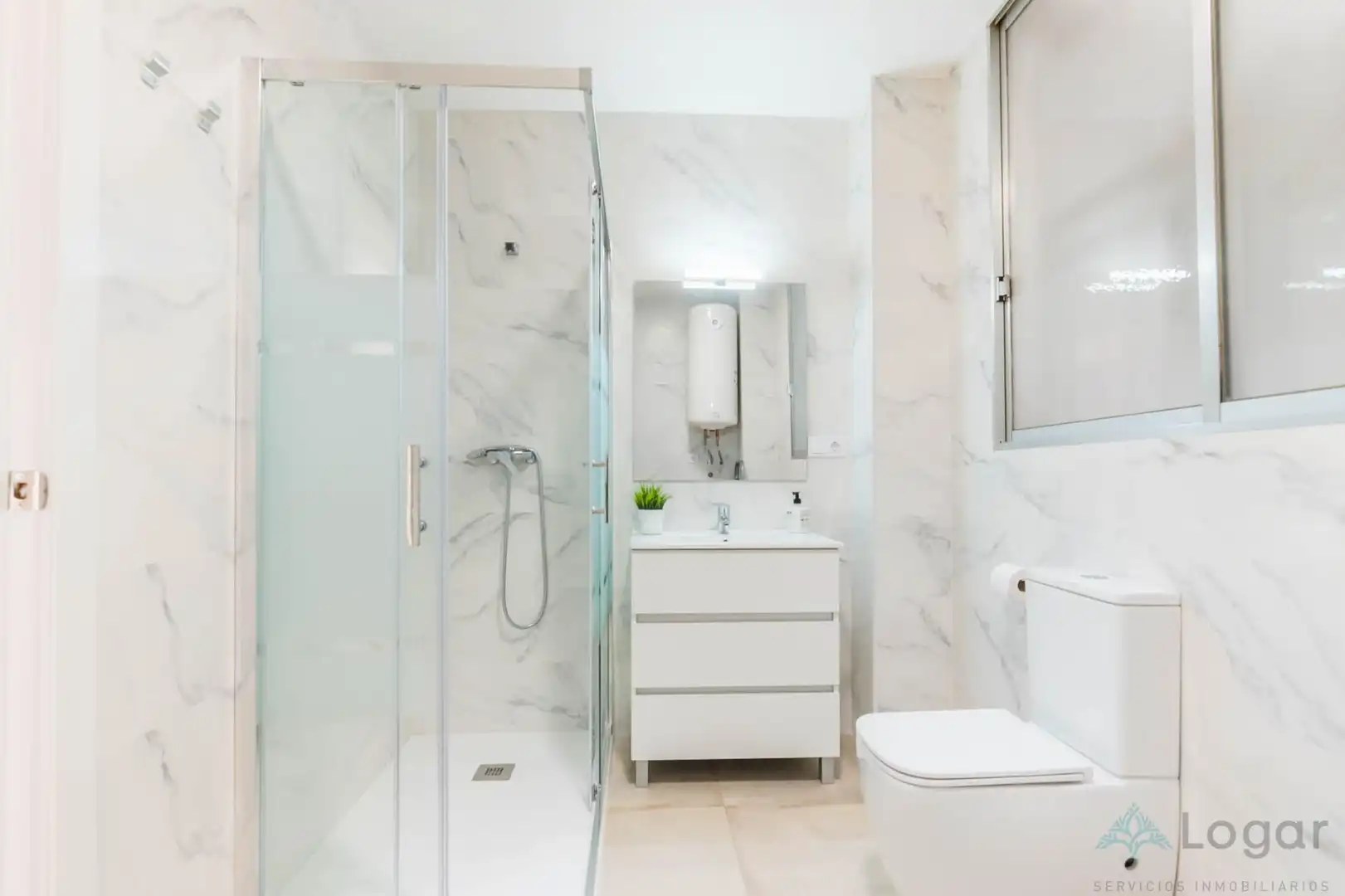 Bathroom of Flat for share in Norte