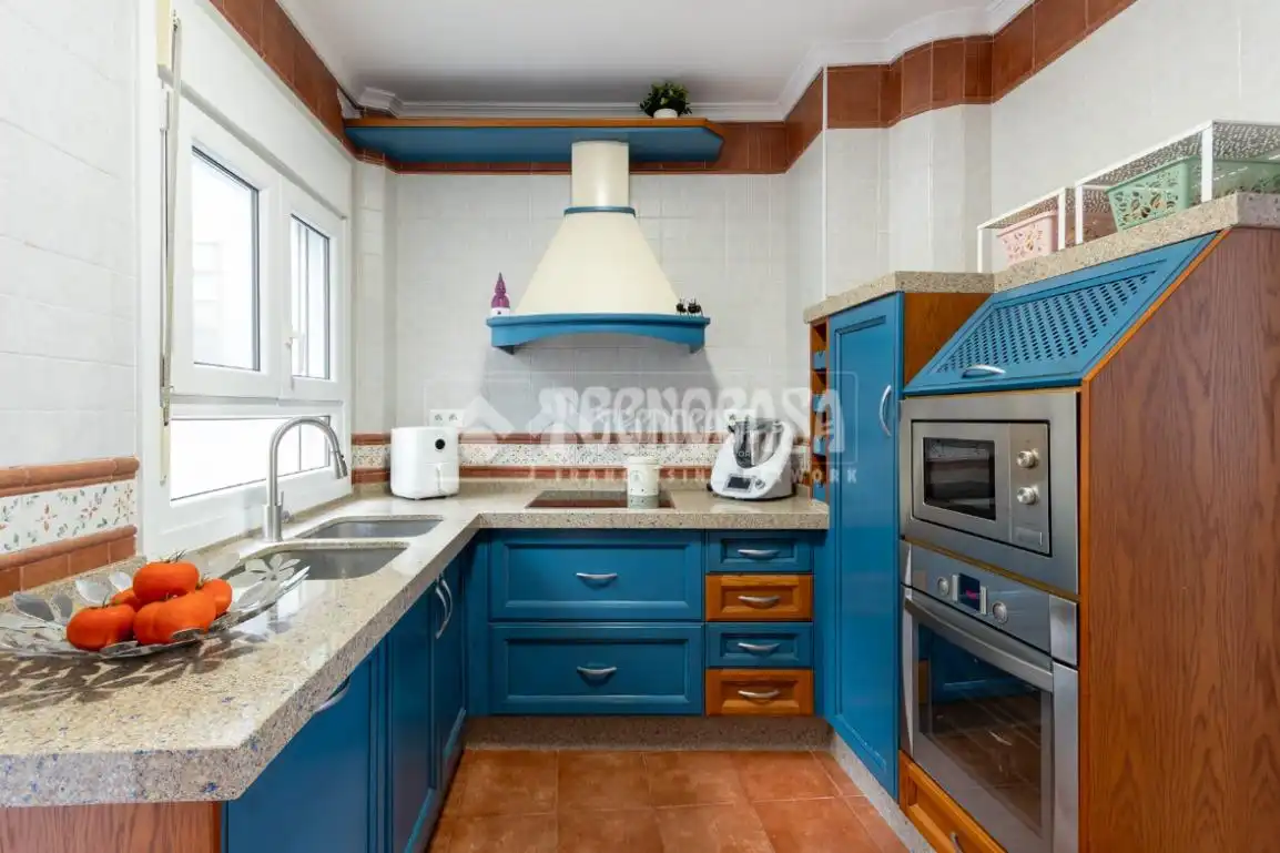 Cocina de Casa adosada en venta en Vélez-Málaga con Terraza