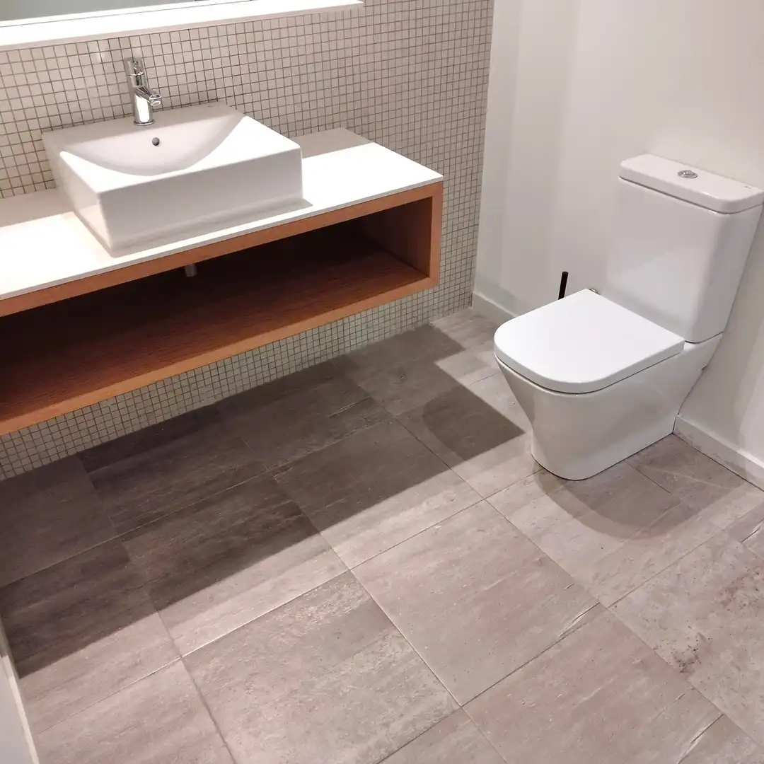 Badezimmer von Wohnung zur Miete in Barcelona mit Klimaanlage, Heizung und Möbliert