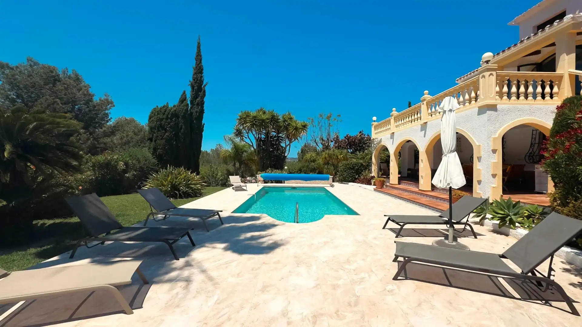 Swimming pool of Houses for sale in Jávea / Xàbia  with Air Conditioner, Heating and Private garden