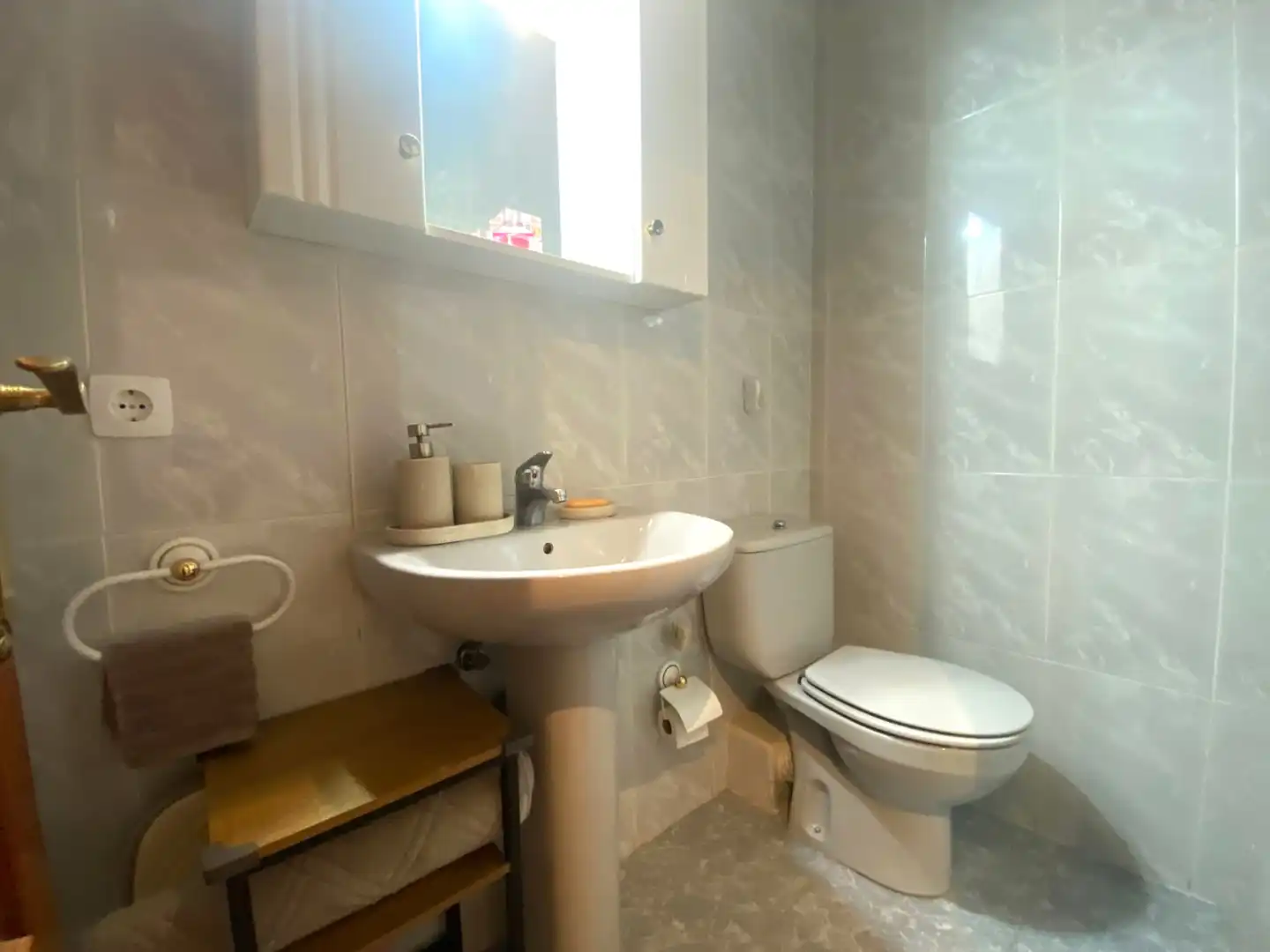 Baño de Piso en venta en Madrid con Calefacción, Parquet y Amueblado