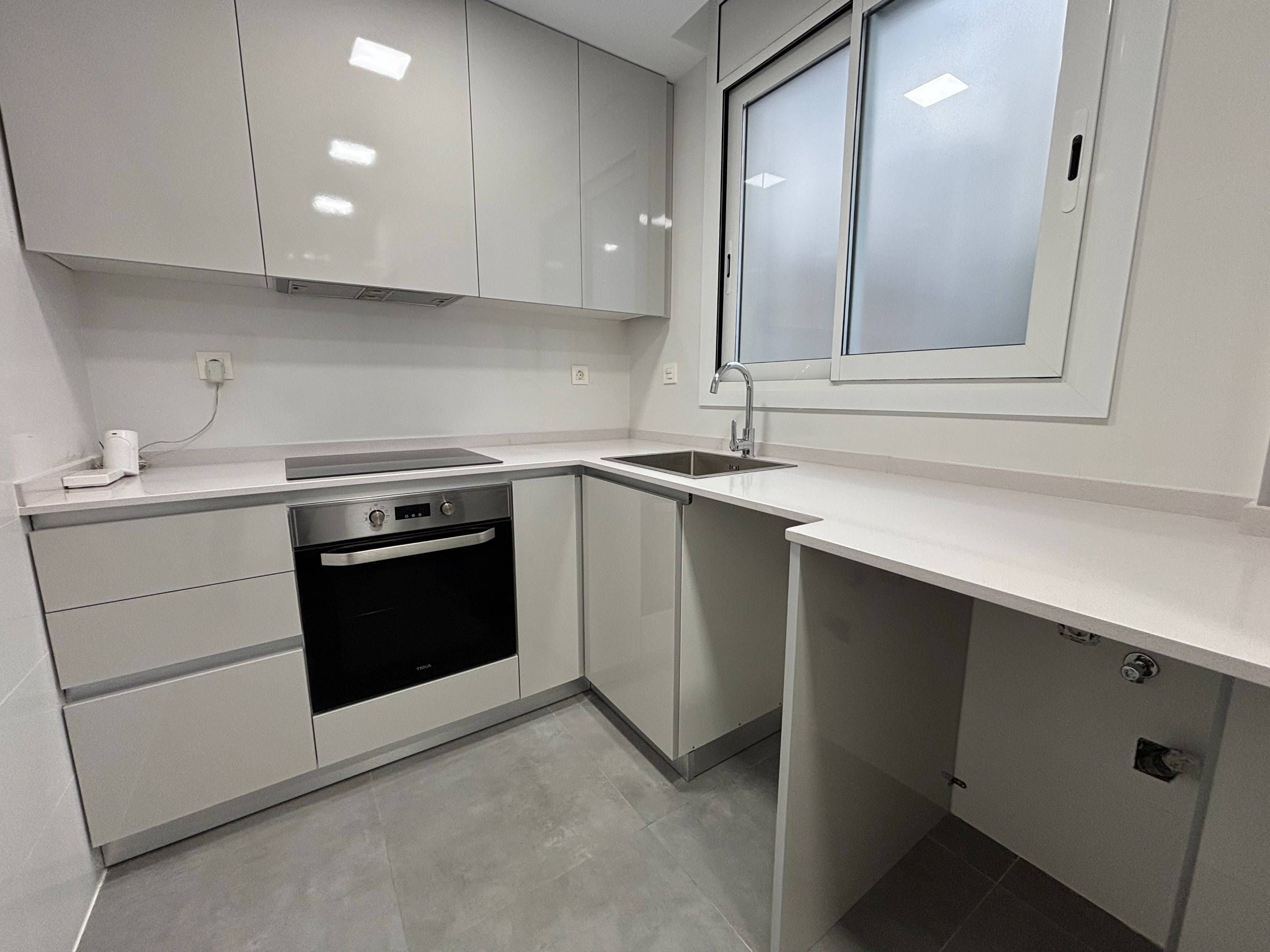 Küche von Wohnung zum Verkauf in Cornellà de Llobregat mit Parkett und Balkon