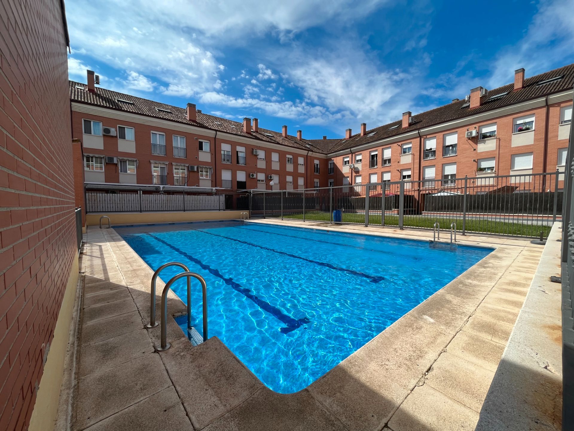 Piscina de Pis en venda en Ajalvir amb Calefacció i Piscina comunitària