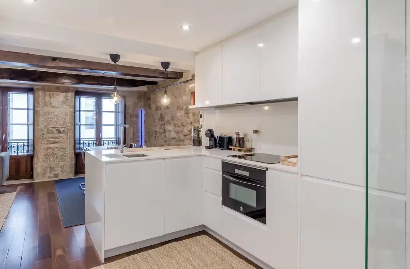 Cuina de Apartament de lloguer en A Coruña Capital  amb Aire condicionat, Calefacció i Parquet