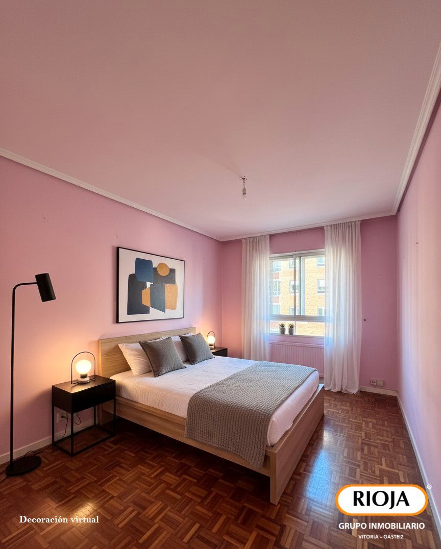 Bedroom of Flat for sale in Vitoria - Gasteiz  with Furnished
