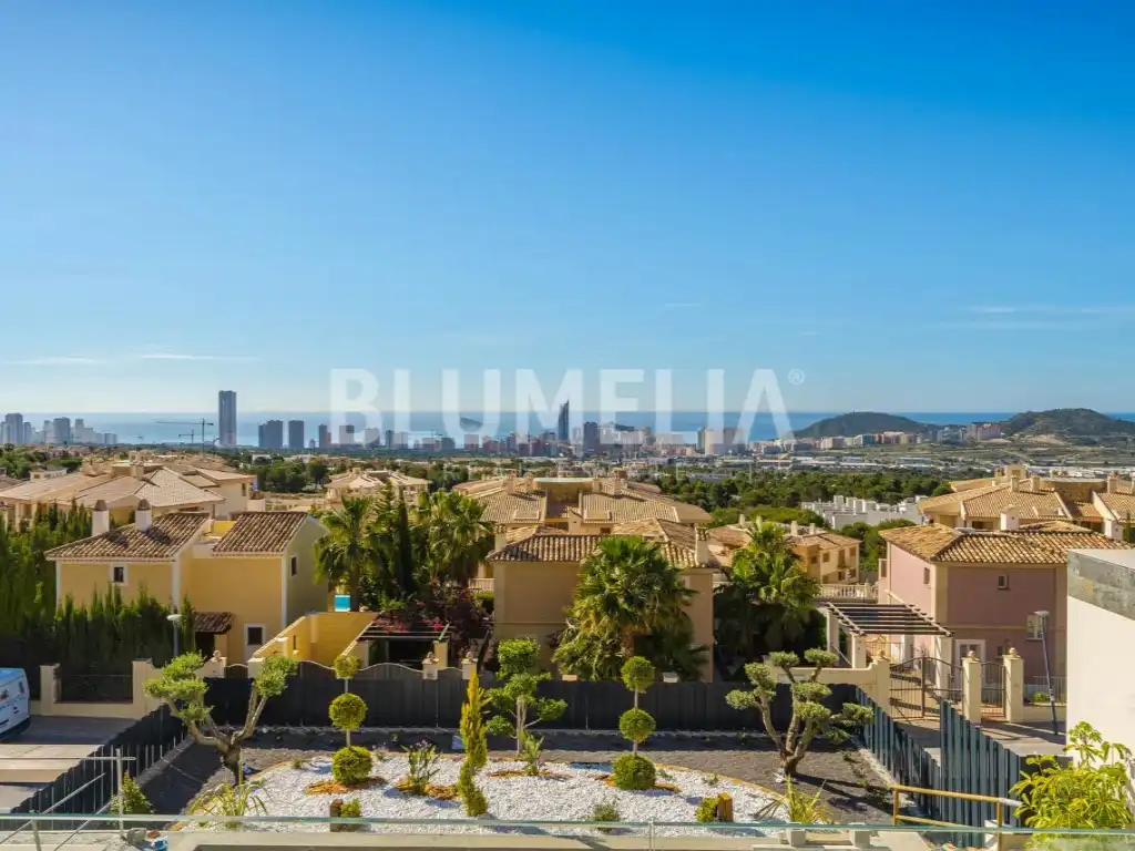 Casa amb terrassa en venda a Golf Bahía, imagen 9