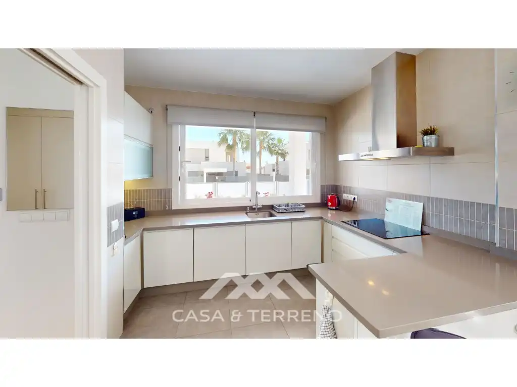 Cuina de Casa o xalet en venda en Vélez-Málaga amb Aire condicionat, Jardí privat i Terrassa