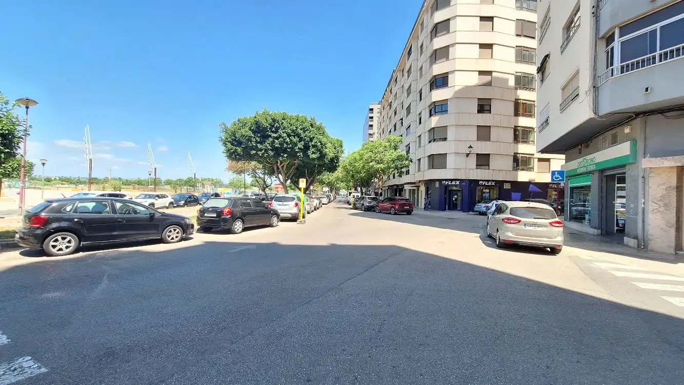 Aparcament de Pis en venda en Alzira amb Aire condicionat, Traster i Moblat