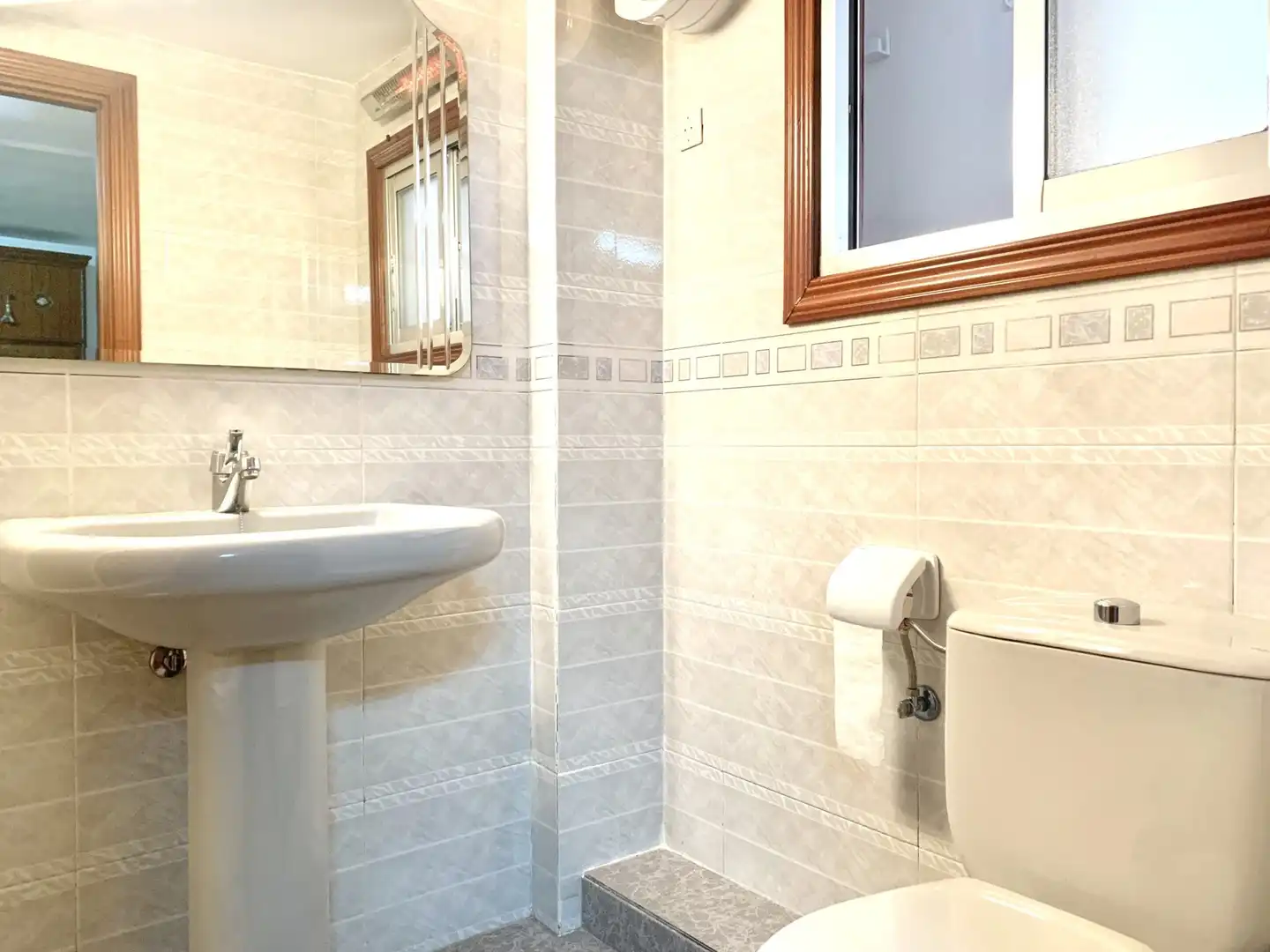 Baño de Casa adosada de alquiler en Alcobendas con Aire acondicionado, Calefacción y Terraza