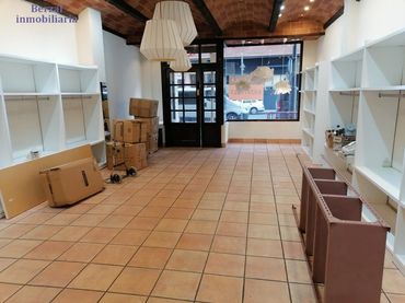 Local comercial de lloguer a Calle Gonzalo Berceo