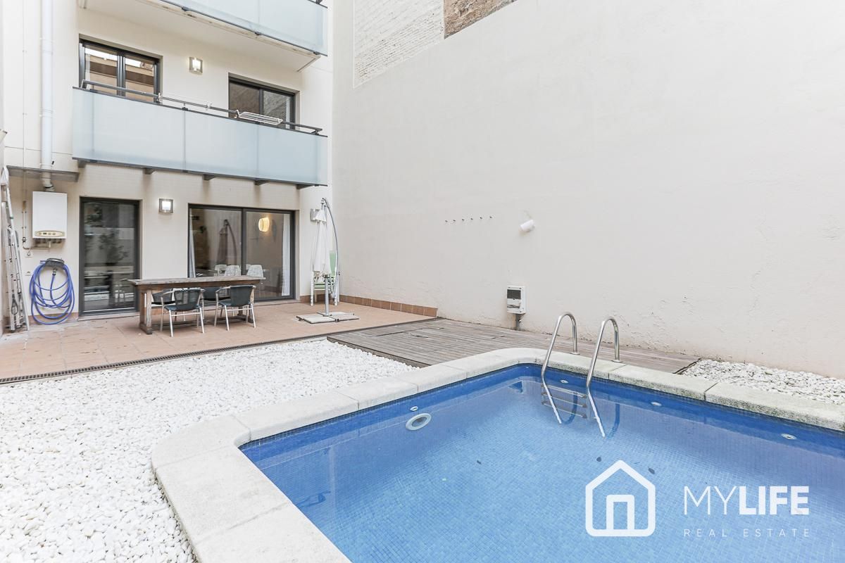 Piscina de Dúplex en venda en  Barcelona Capital amb Aire condicionat, Calefacció i Terrassa