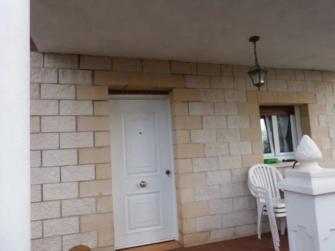 Vista exterior de Casa o xalet en venda en Valle de Losa amb Calefacció i Piscina