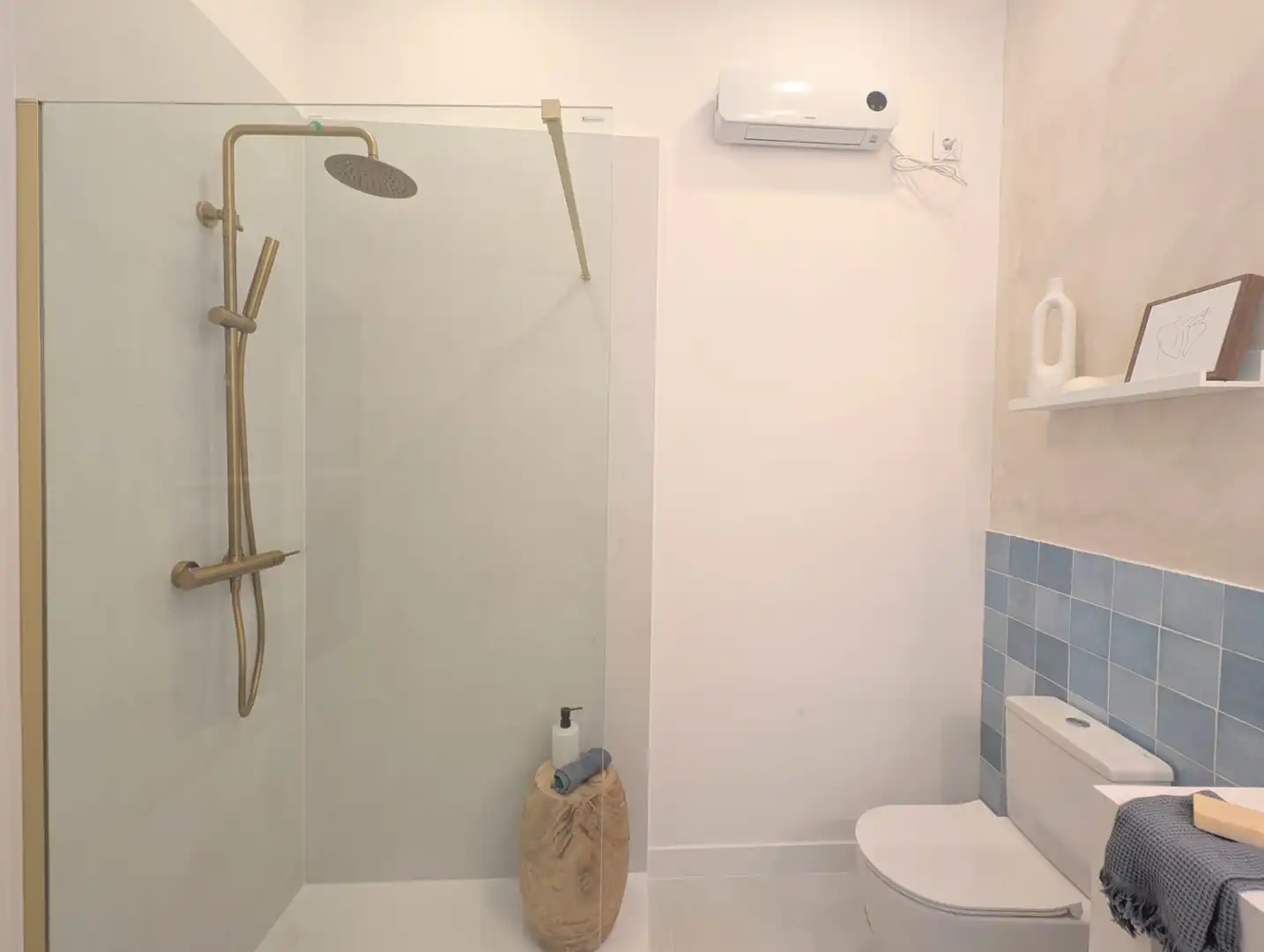 Baño de Casa adosada en venta en Mataró con Aire acondicionado, Calefacción y Parquet