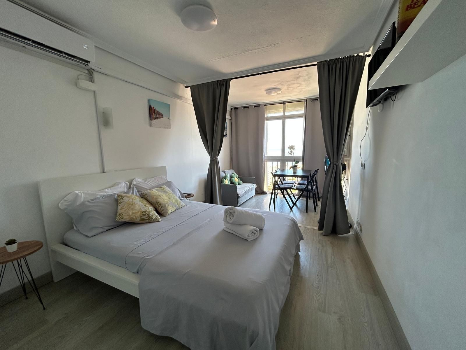 Dormitori de Apartament de lloguer en Torremolinos amb Aire condicionat