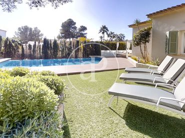 Casa amb piscina en venda a Carrer Gran Via Puig Sant Salvador