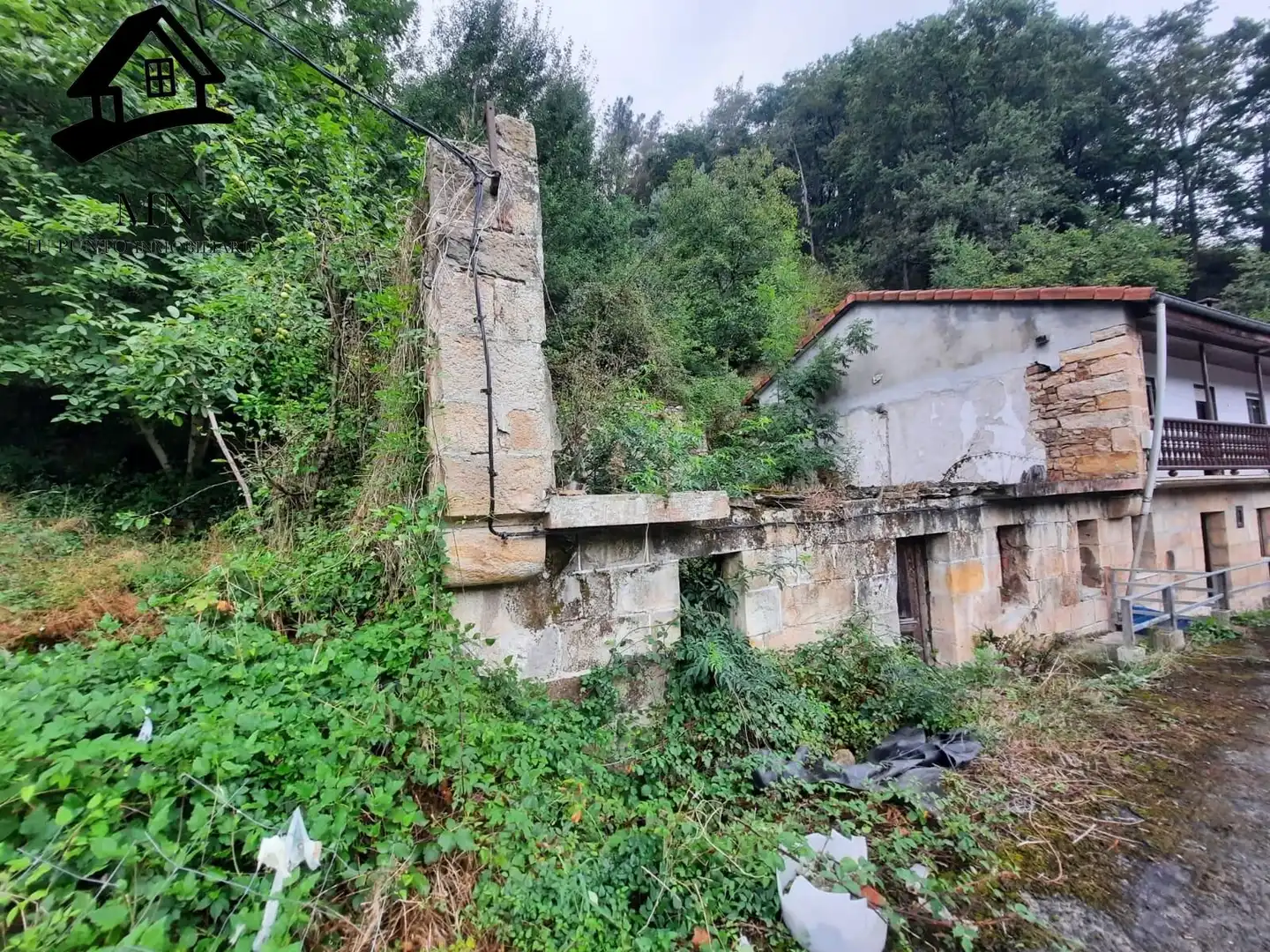 Vista exterior de Casa o xalet en venda en Luena  amb Calefacció i Jardí privat