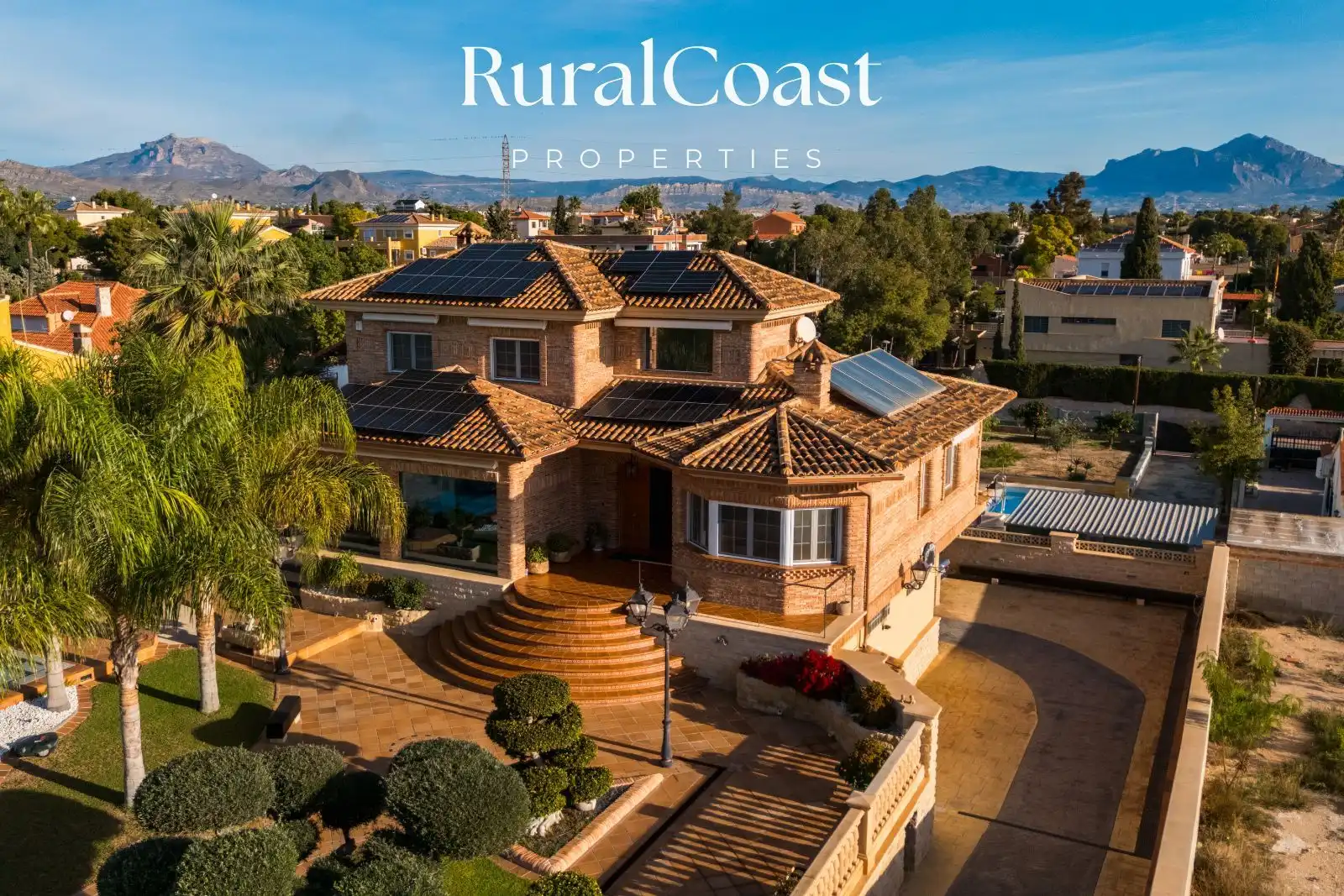 Vista exterior de Casa o xalet en venda en San Vicente del Raspeig / Sant Vicent del Raspeig amb Aire condicionat, Calefacció i Terrassa