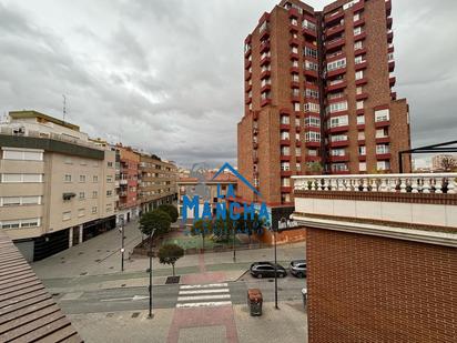 Vista exterior de Àtic en venda en  Albacete Capital amb Calefacció, Terrassa i Balcó