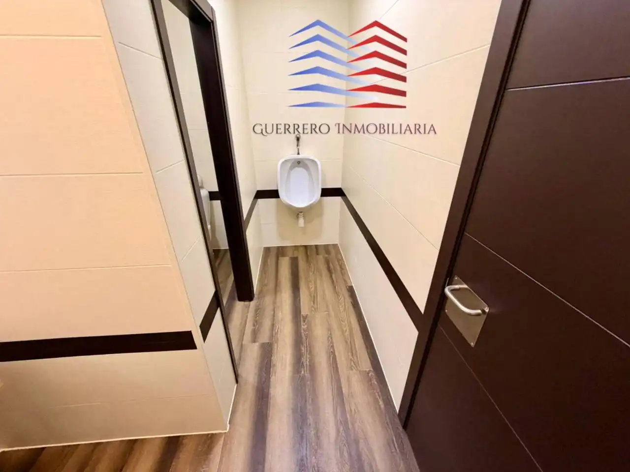 Commercial properties for rent in Ourense Capital   with Air Conditioner and Alarm